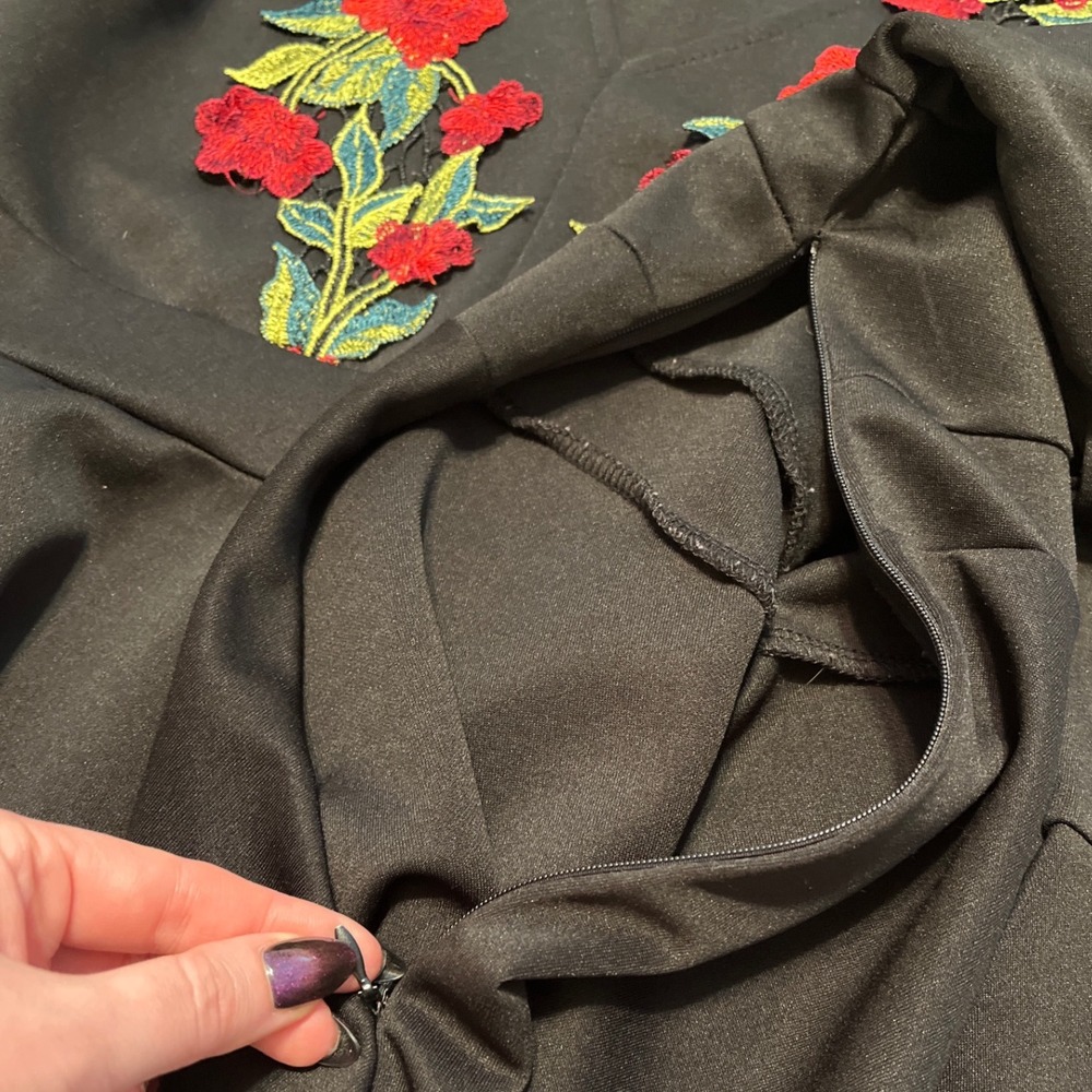 Club L London Black Floral Embroidered V Neck Bell‎ Sleeve Dress Stretch US 22 - Picture 10 of 13